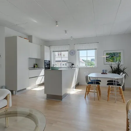 Appartamento Cornel - 290m From The Sea By Interhome